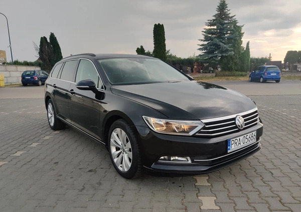 Volkswagen Passat cena 64900 przebieg: 77000, rok produkcji 2018 z Rawicz małe 631